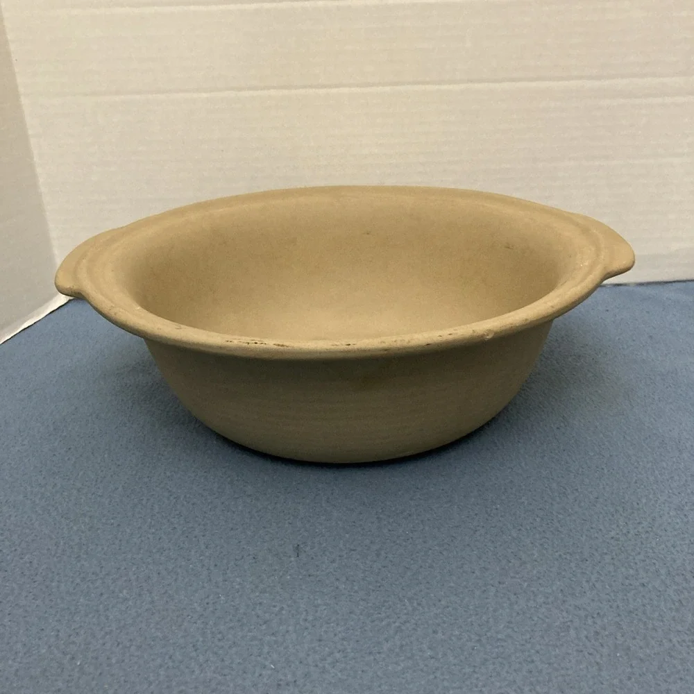 Pampered Chef Family Heritage Collection Tan 12.5